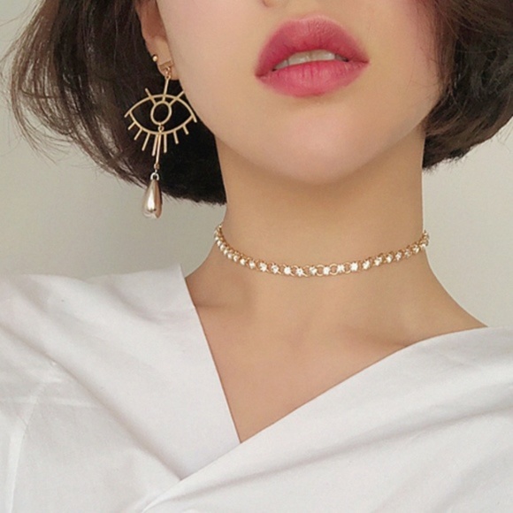 Minimalist Artists Art Eye Drop Earrings - Picture 4 of 4